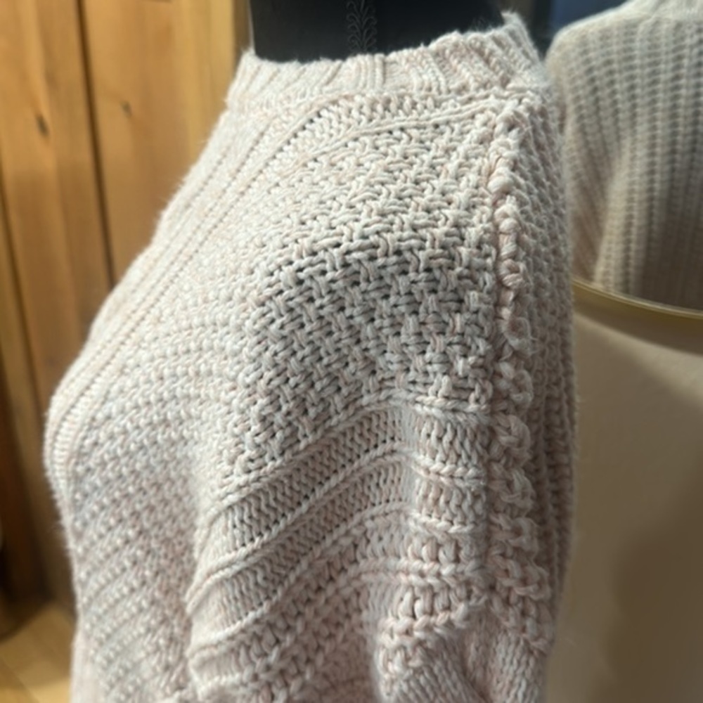 Sweater boxy cropped pink cable sweater size medium